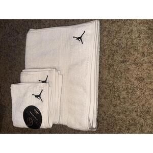 Unreleased Superior Brand Heritage Collection Jordan Branded Ivory 3 Piece Set